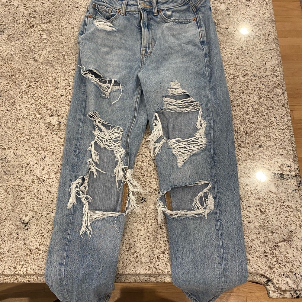 !BRAND NEW AMERICAN EAGLE MOM JEANS!